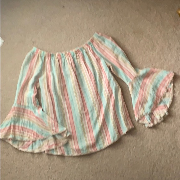 Solitaire Tops - Off the shoulder top